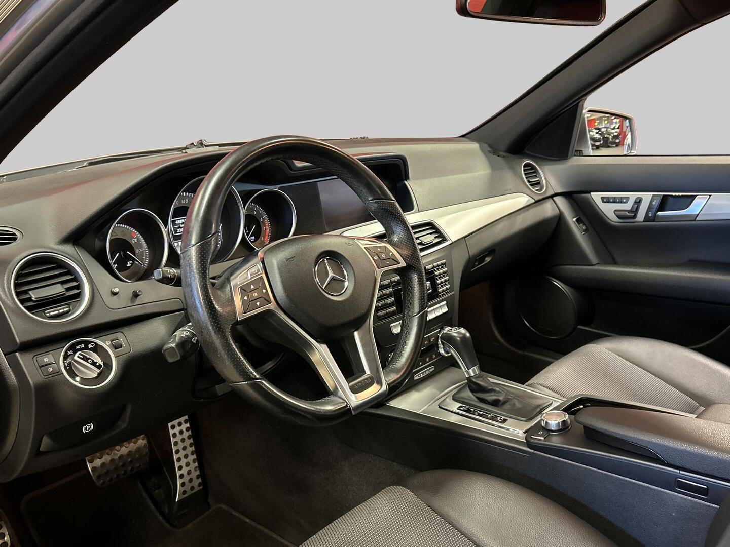 MERCEDES-BENZ C 2012