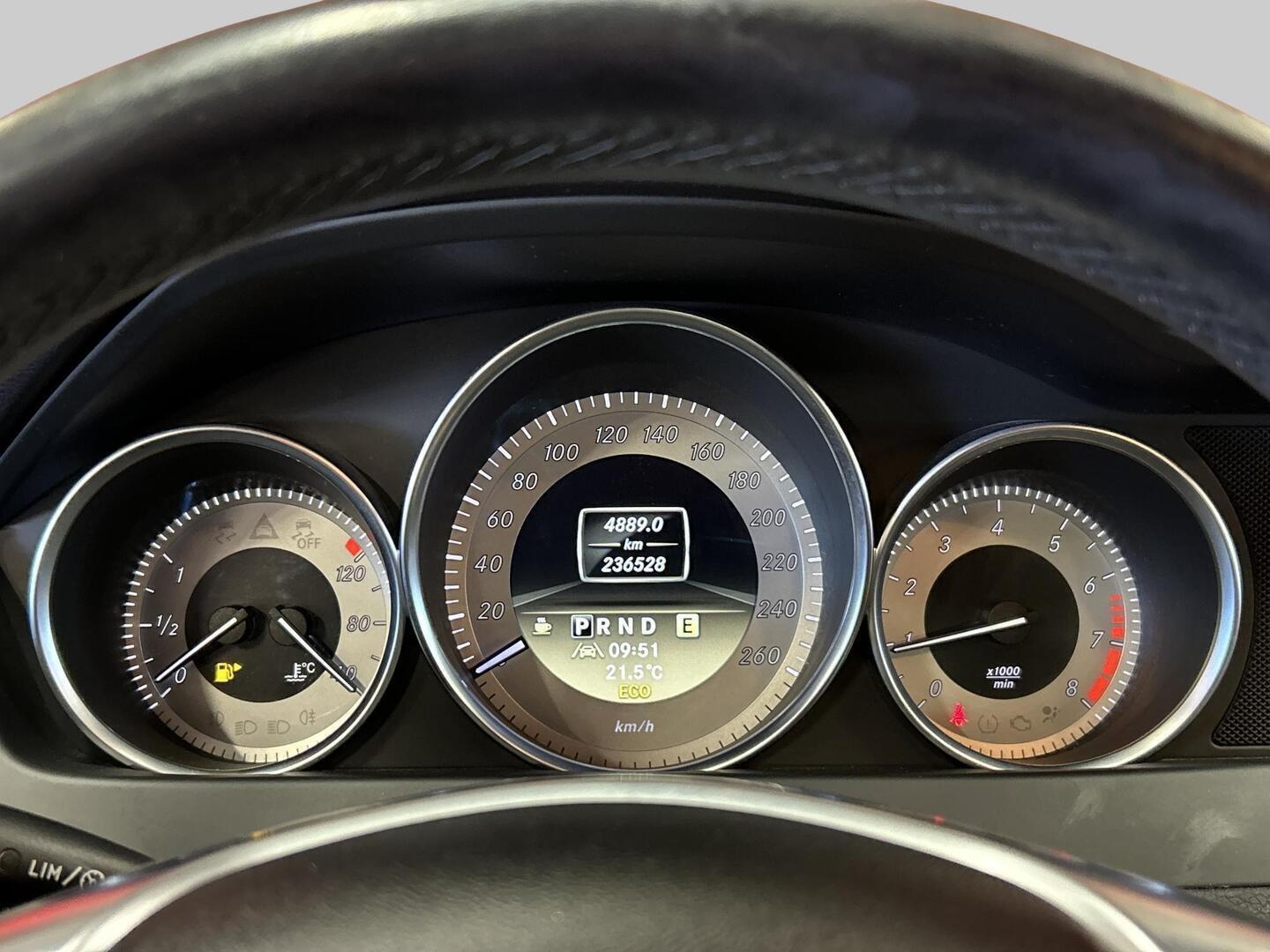 MERCEDES-BENZ C 2012