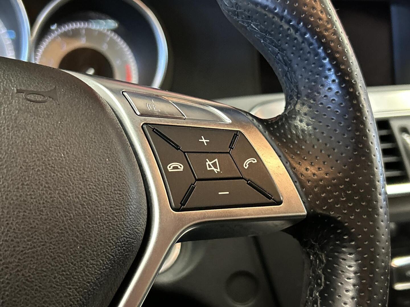 MERCEDES-BENZ C 2012