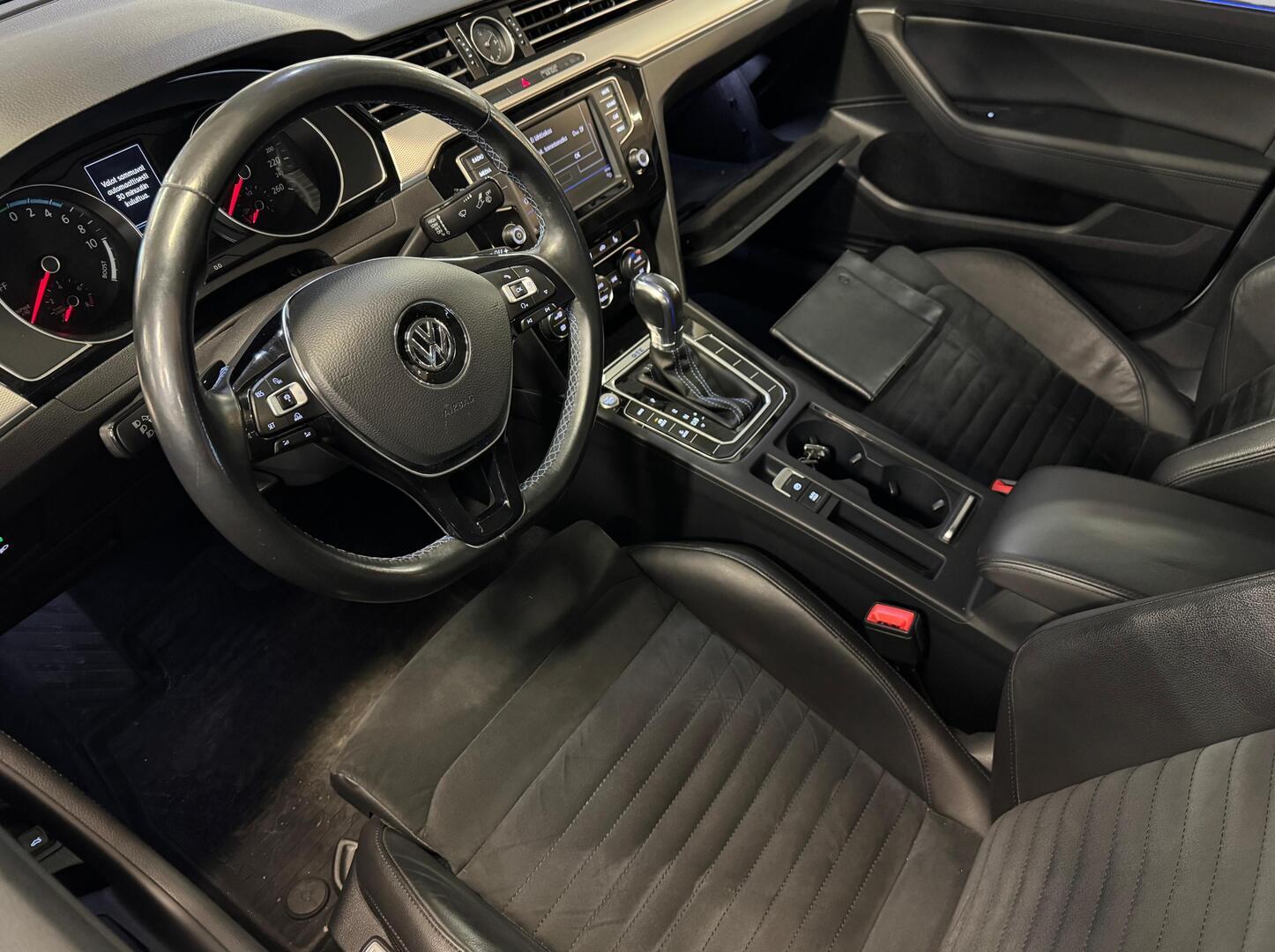 VOLKSWAGEN Passat 2017