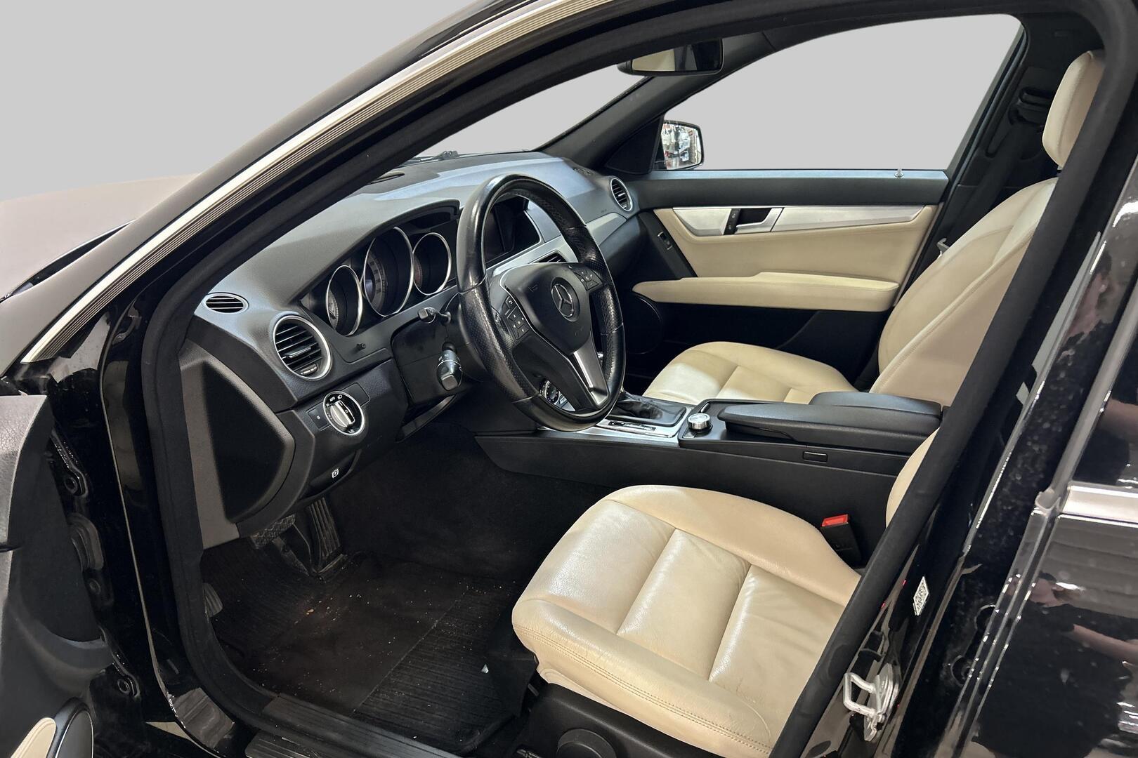 MERCEDES-BENZ C 2011