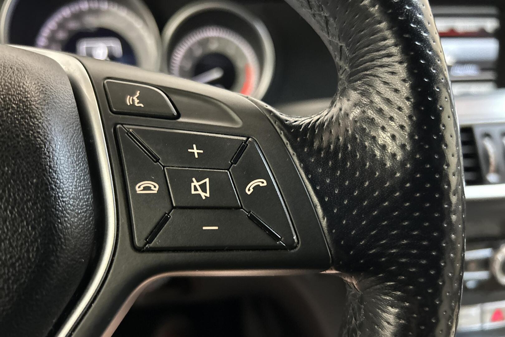 MERCEDES-BENZ C 2011