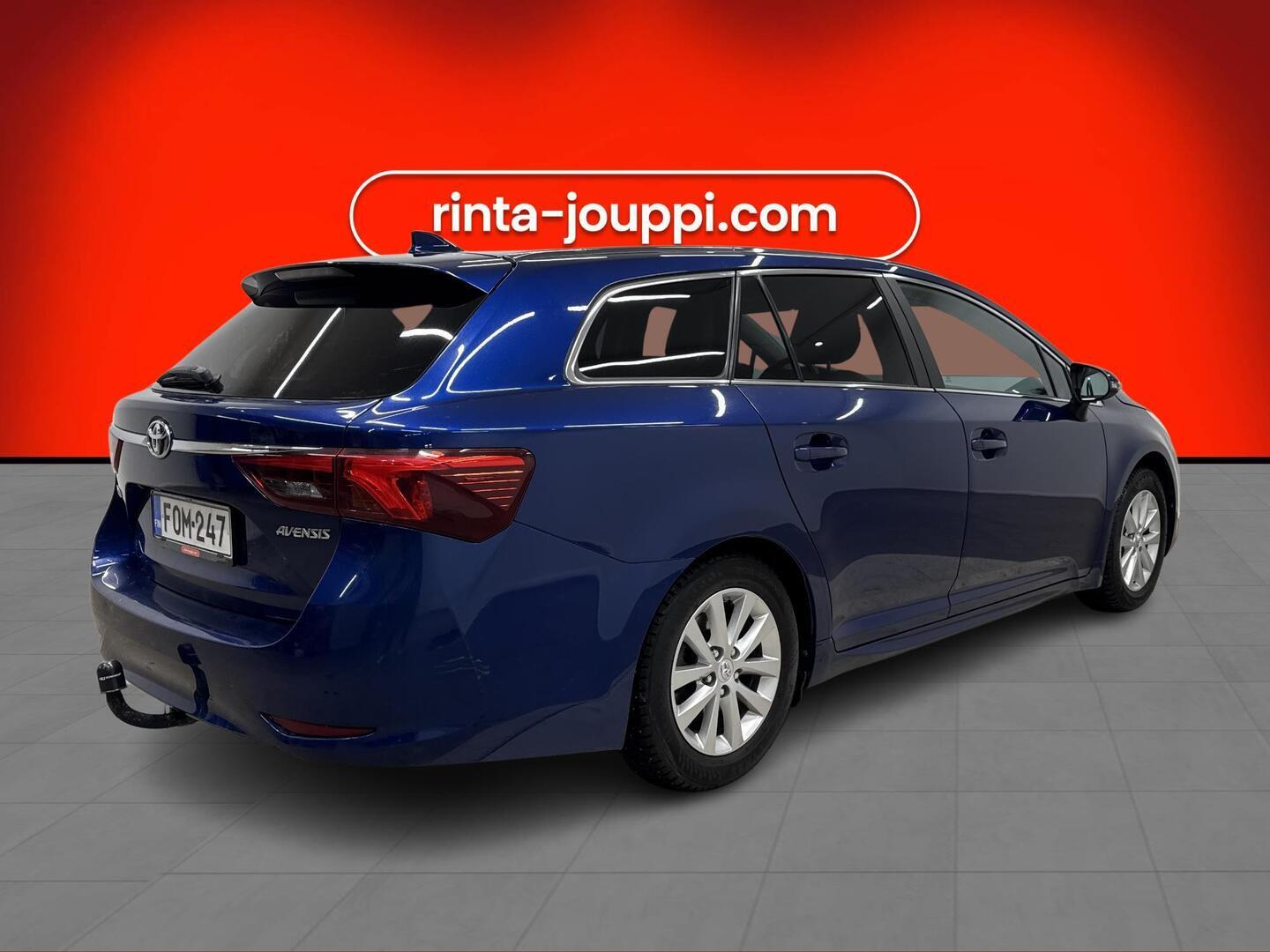 TOYOTA Avensis 2015