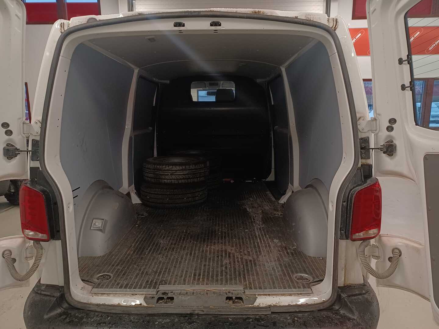 VOLKSWAGEN Transporter 2021