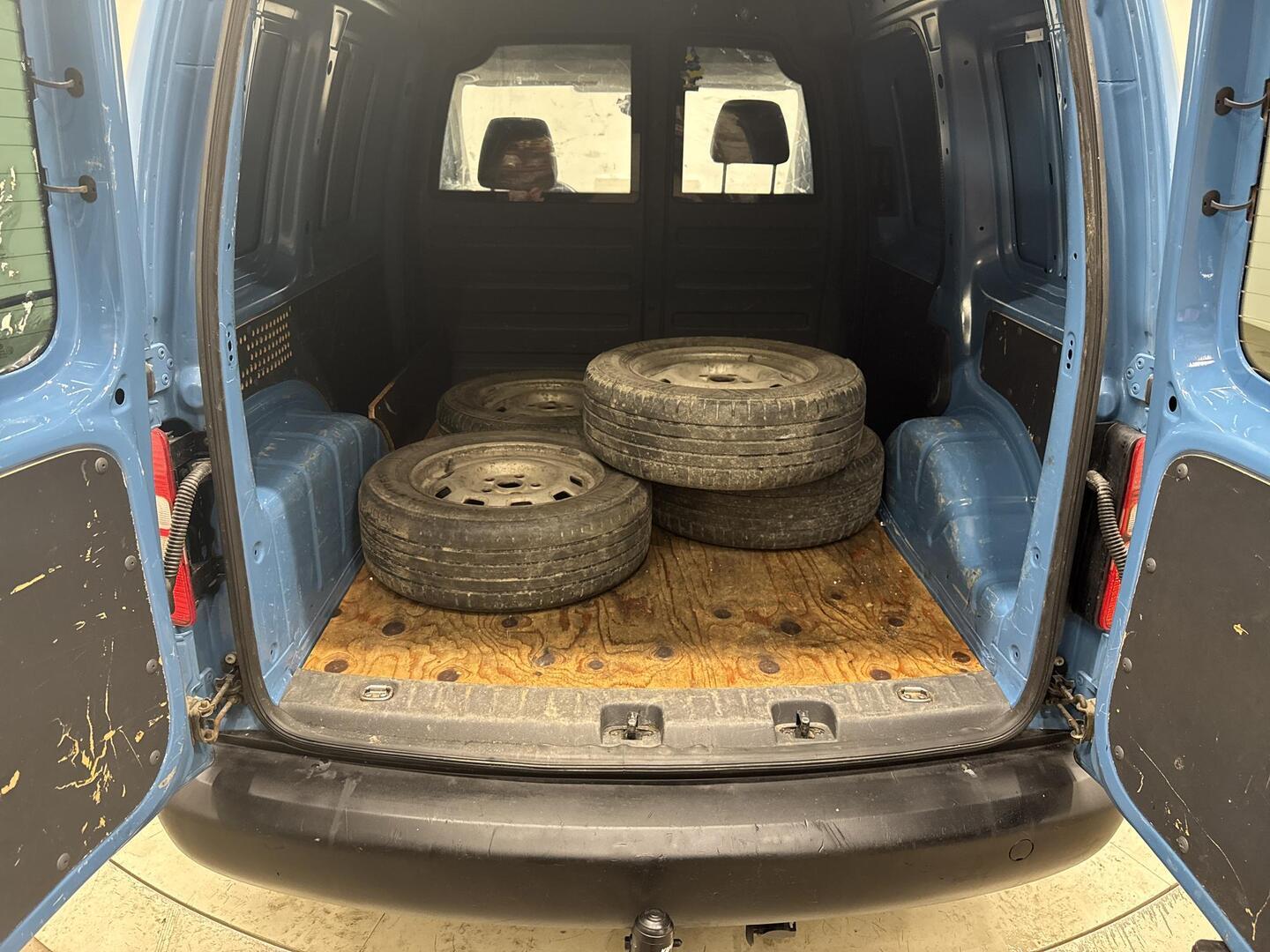 VOLKSWAGEN Caddy 2011