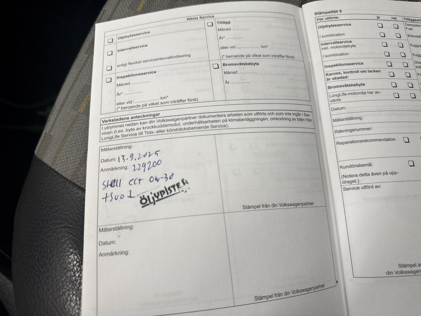 VOLKSWAGEN Caddy 2011