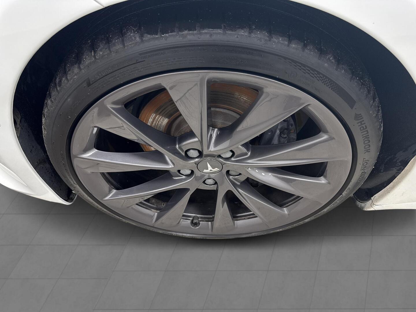 TESLA Model S 2019