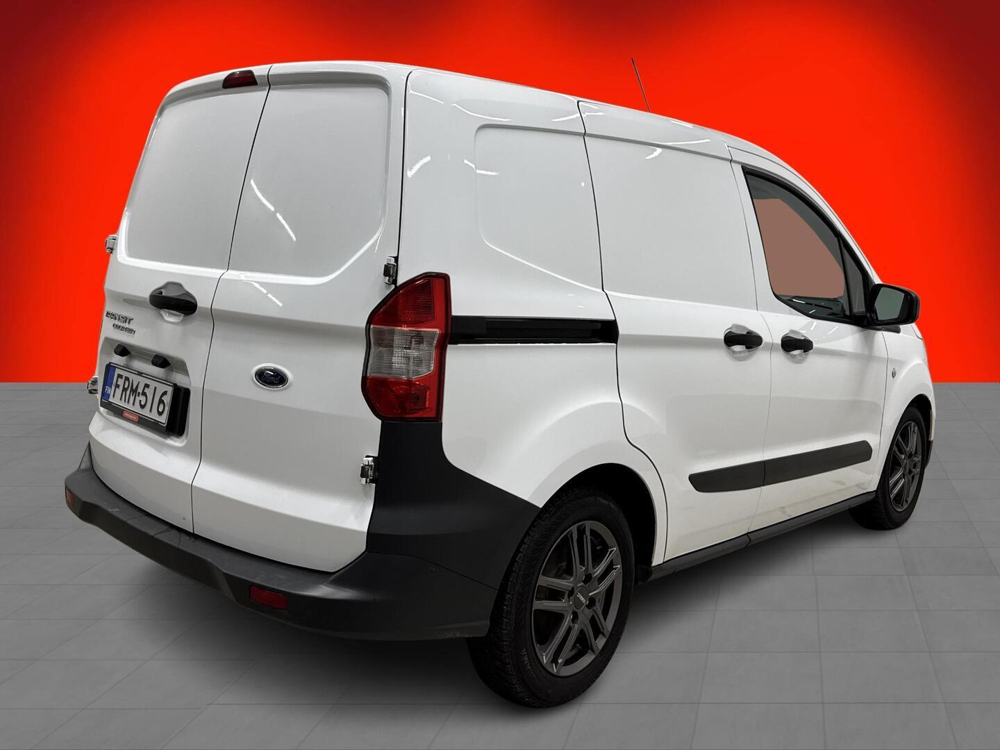 FORD TRANSIT COURIER 2023