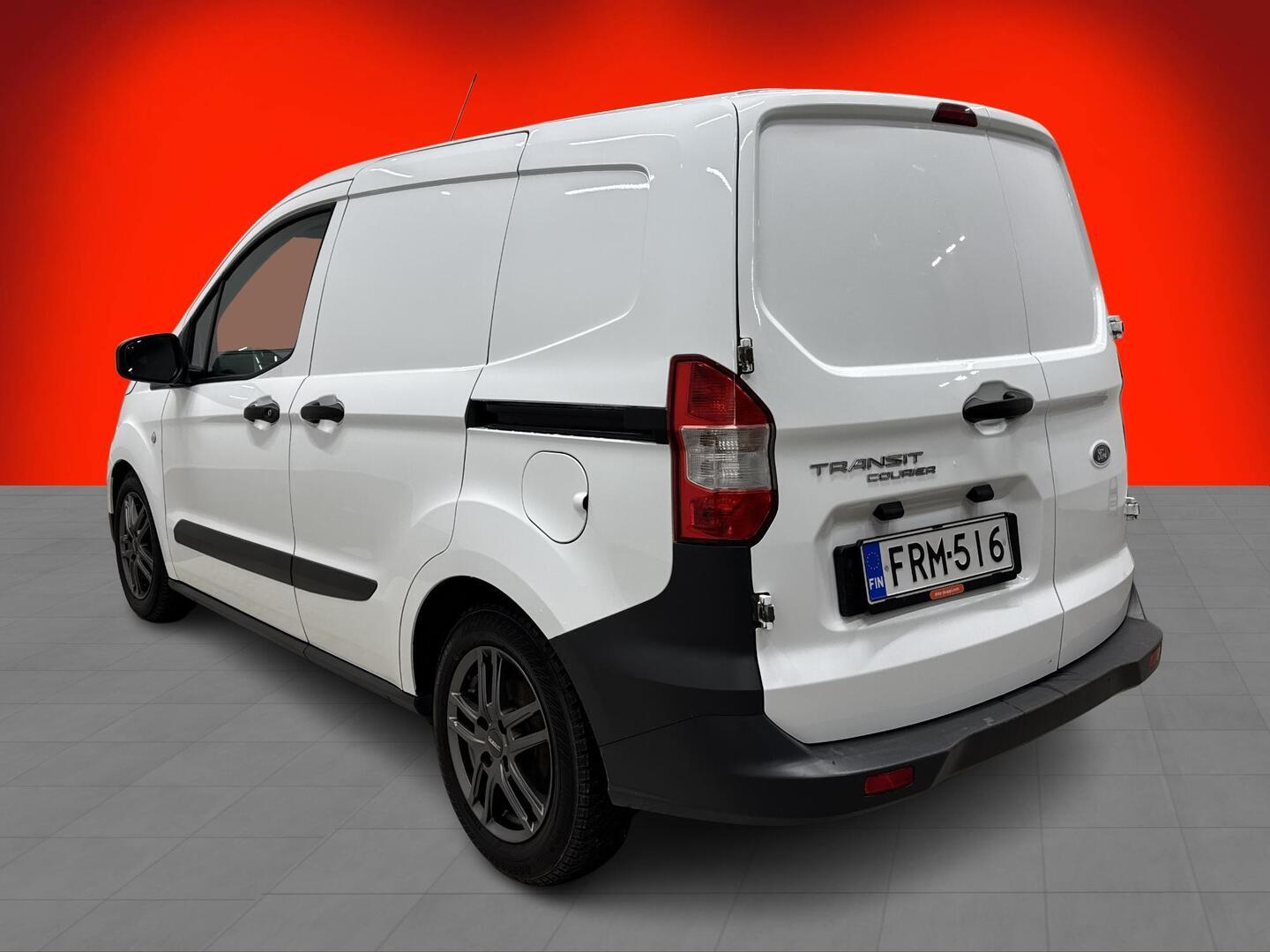 FORD TRANSIT COURIER 2023