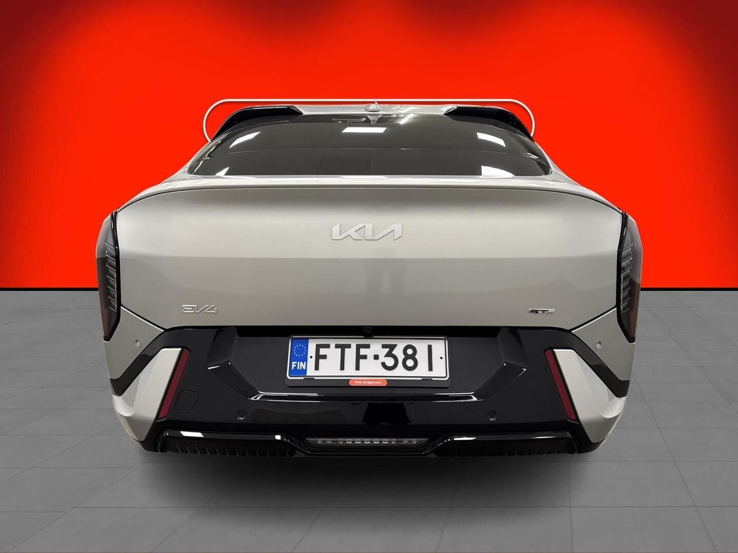 KIA EV4 2026