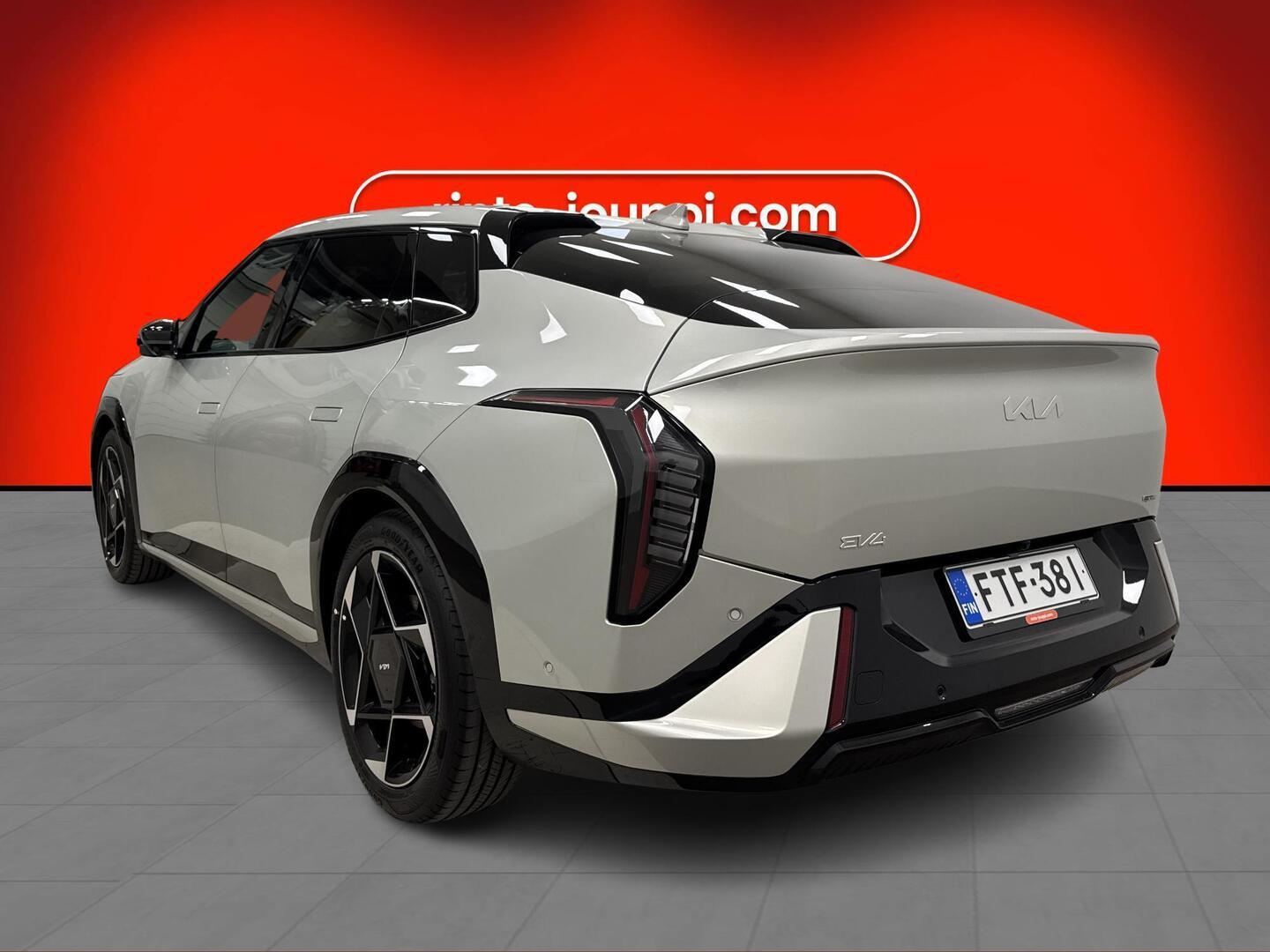 KIA EV4 2026