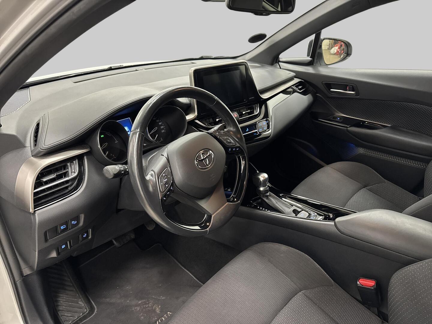 TOYOTA C-HR 2018