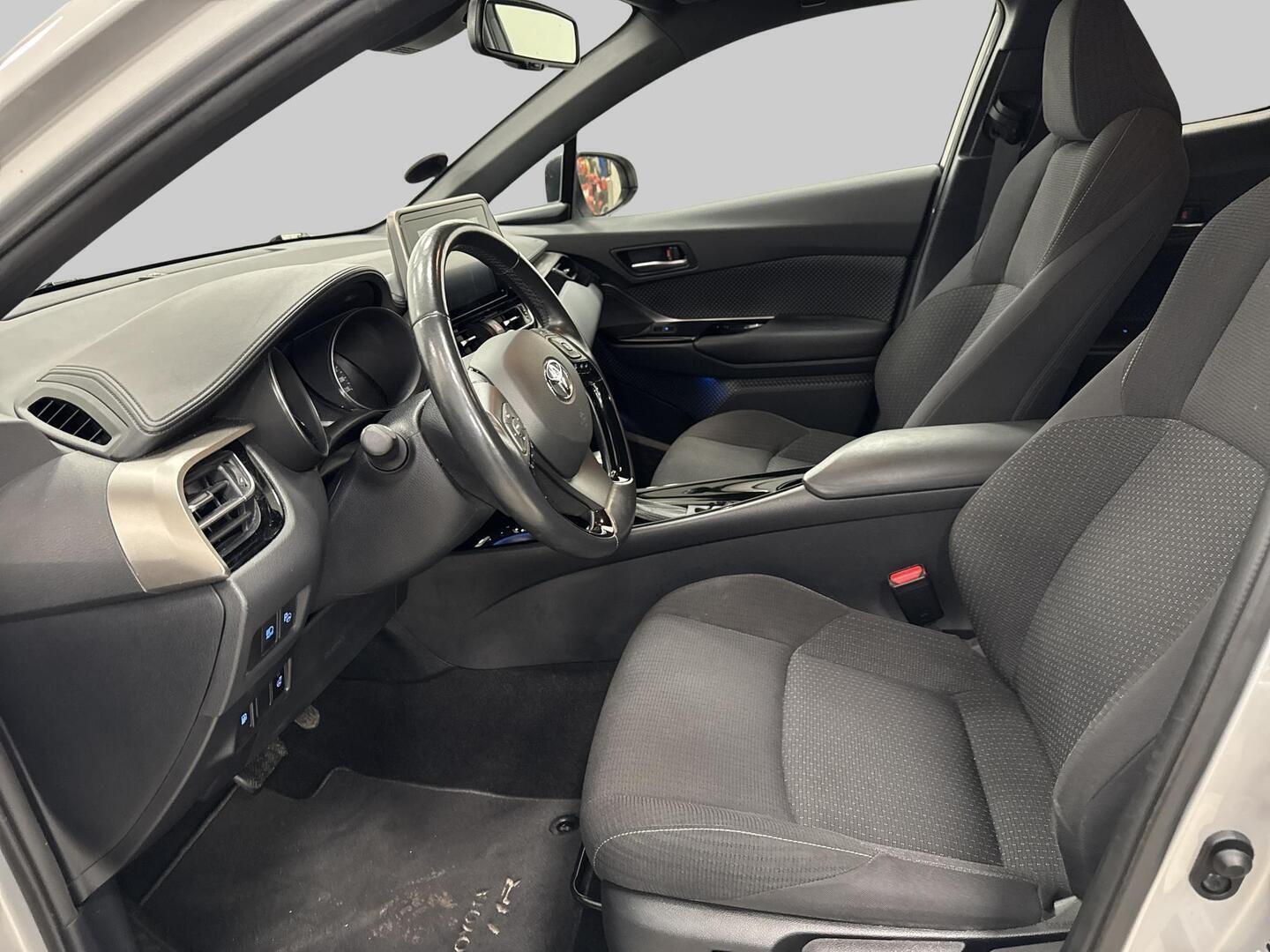 TOYOTA C-HR 2018