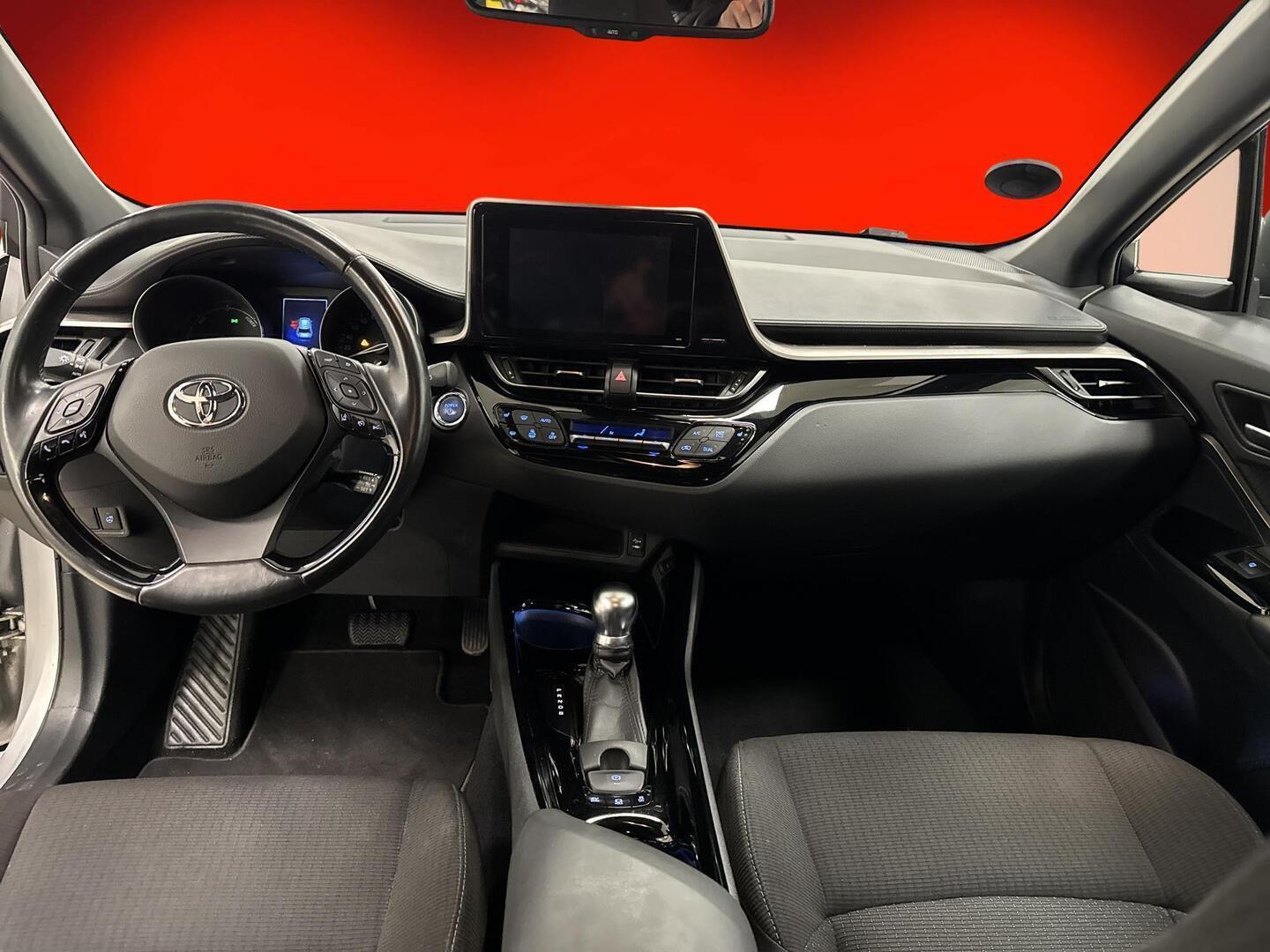 TOYOTA C-HR 2018