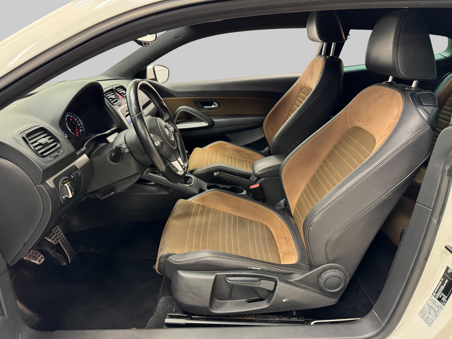 VOLKSWAGEN Scirocco 2010