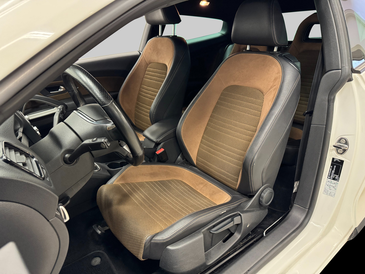 VOLKSWAGEN Scirocco 2010