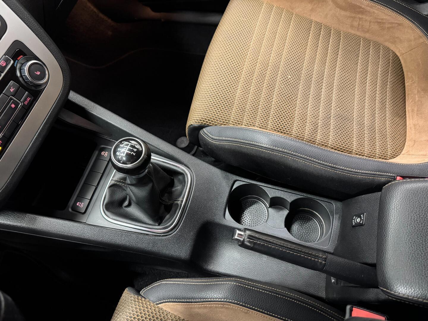 VOLKSWAGEN Scirocco 2010