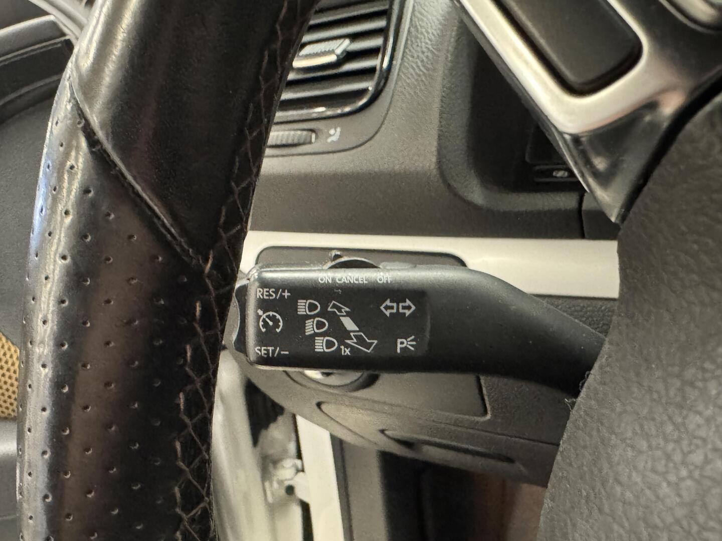 VOLKSWAGEN Scirocco 2010