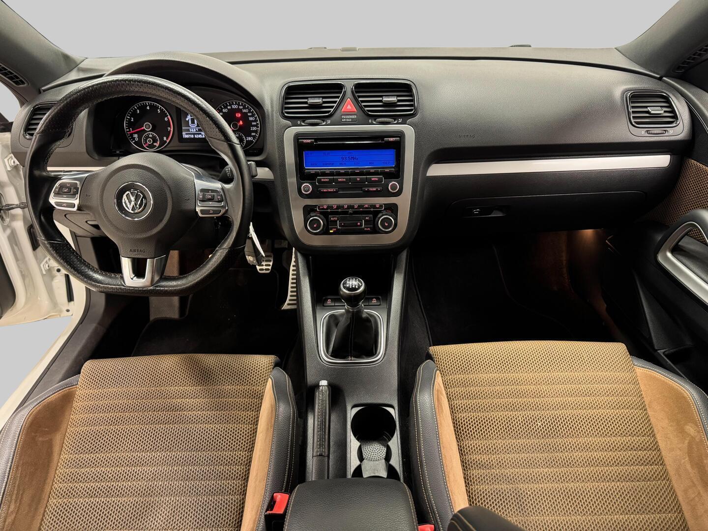 VOLKSWAGEN Scirocco 2010