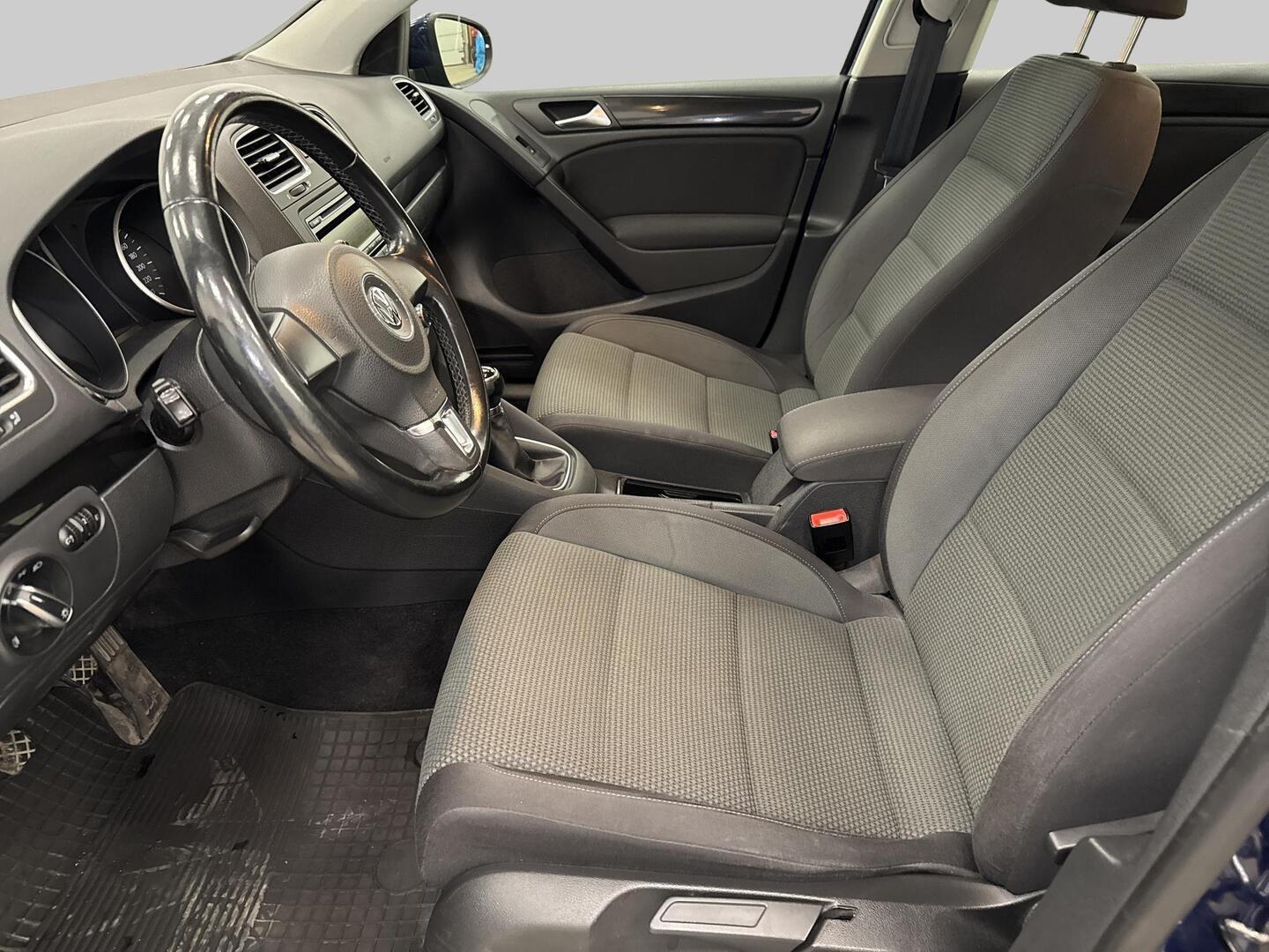 VOLKSWAGEN Golf 2010