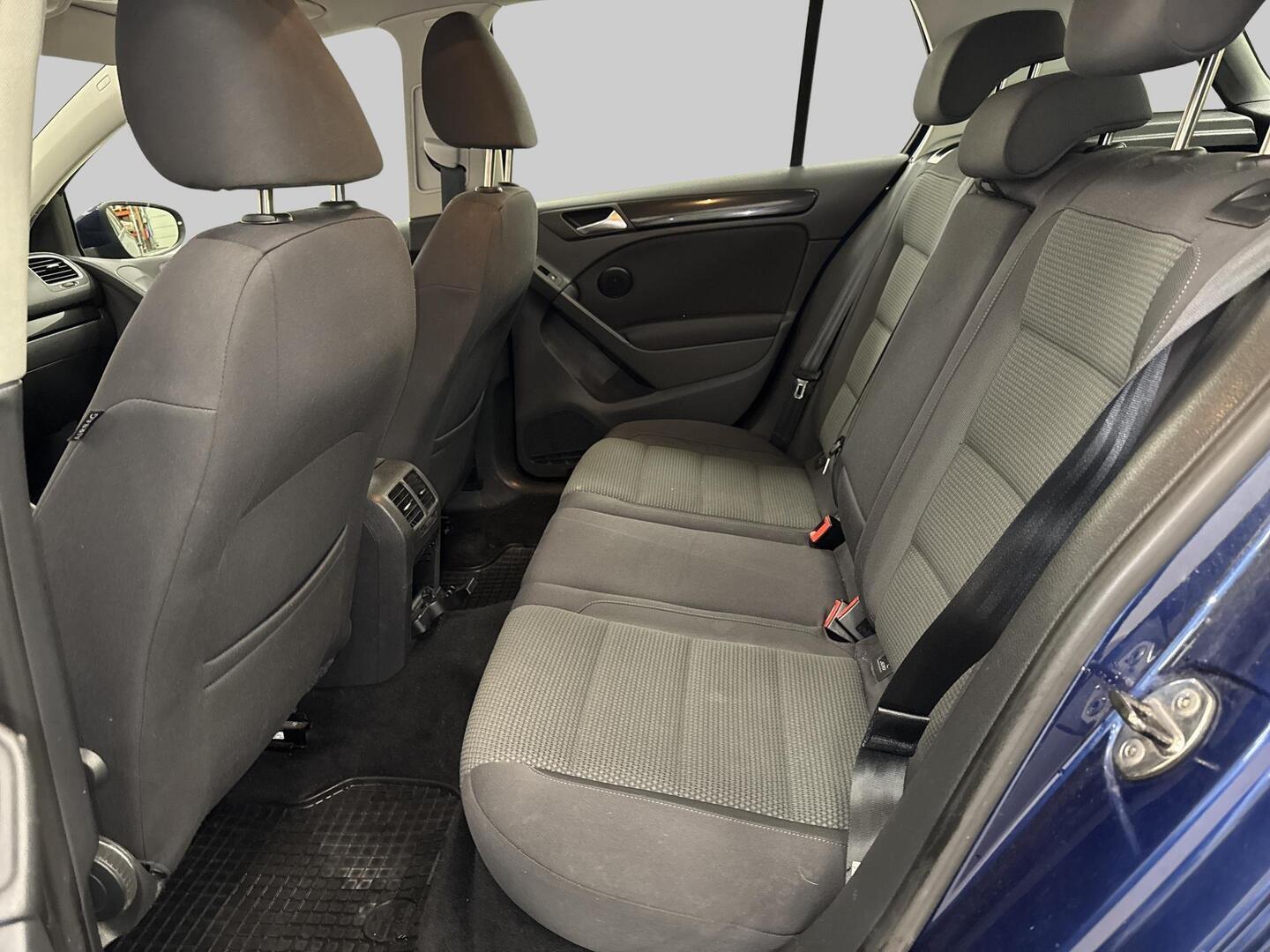 VOLKSWAGEN Golf 2010