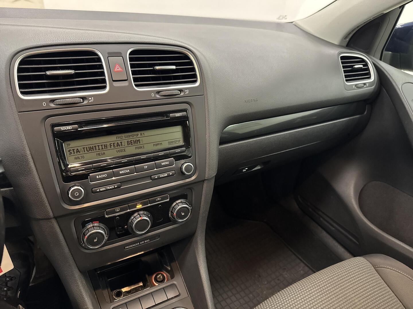 VOLKSWAGEN Golf 2010