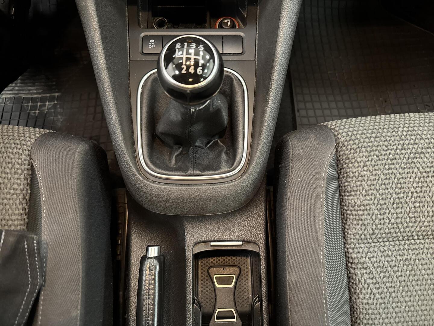 VOLKSWAGEN Golf 2010