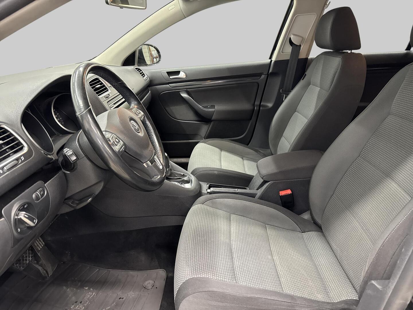 VOLKSWAGEN Golf 2011