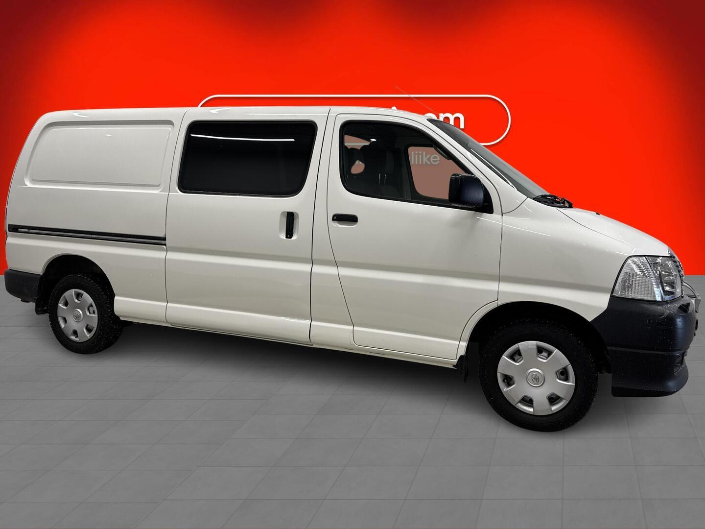 TOYOTA HIACE 2012