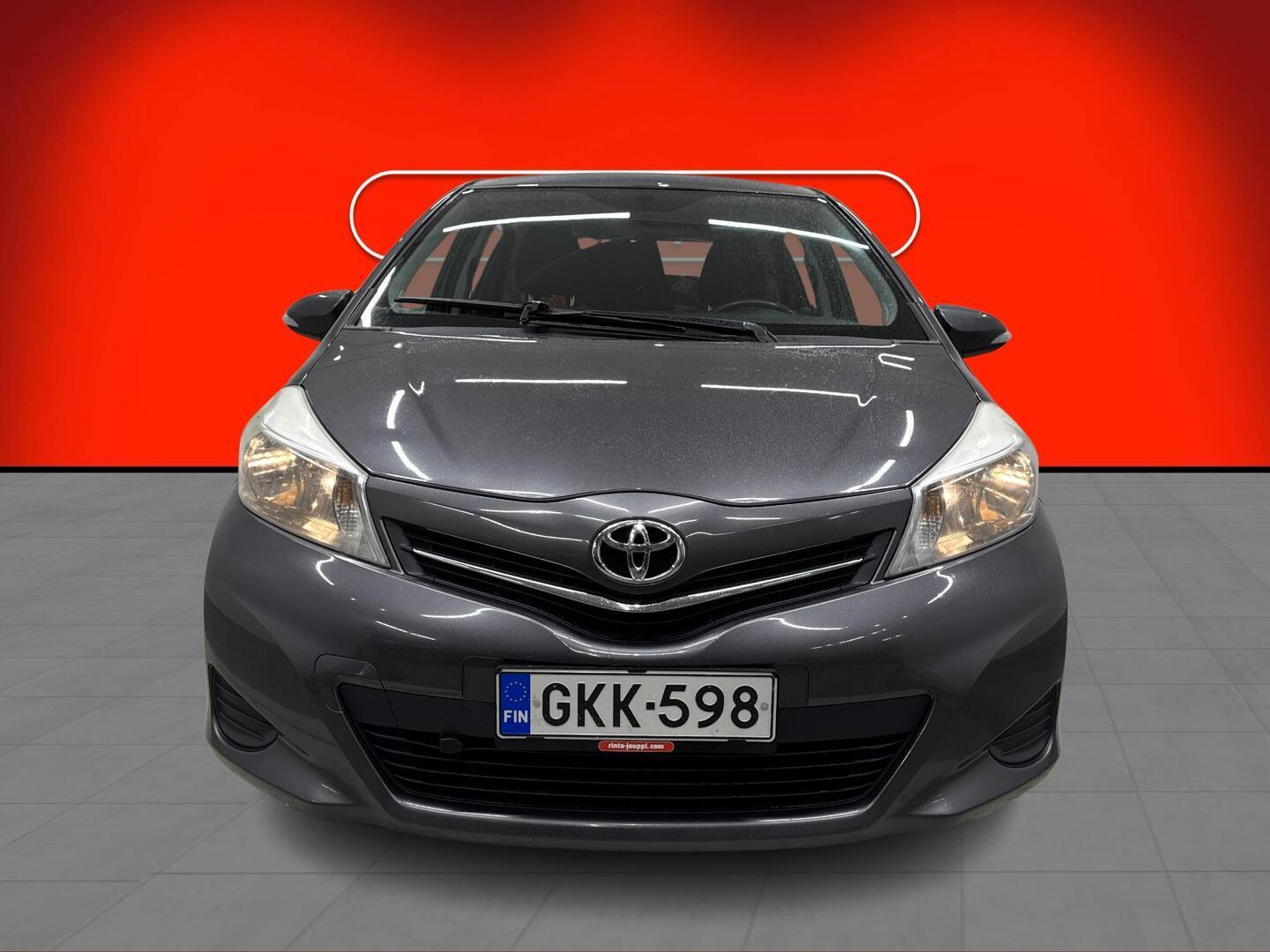 TOYOTA Yaris 2012
