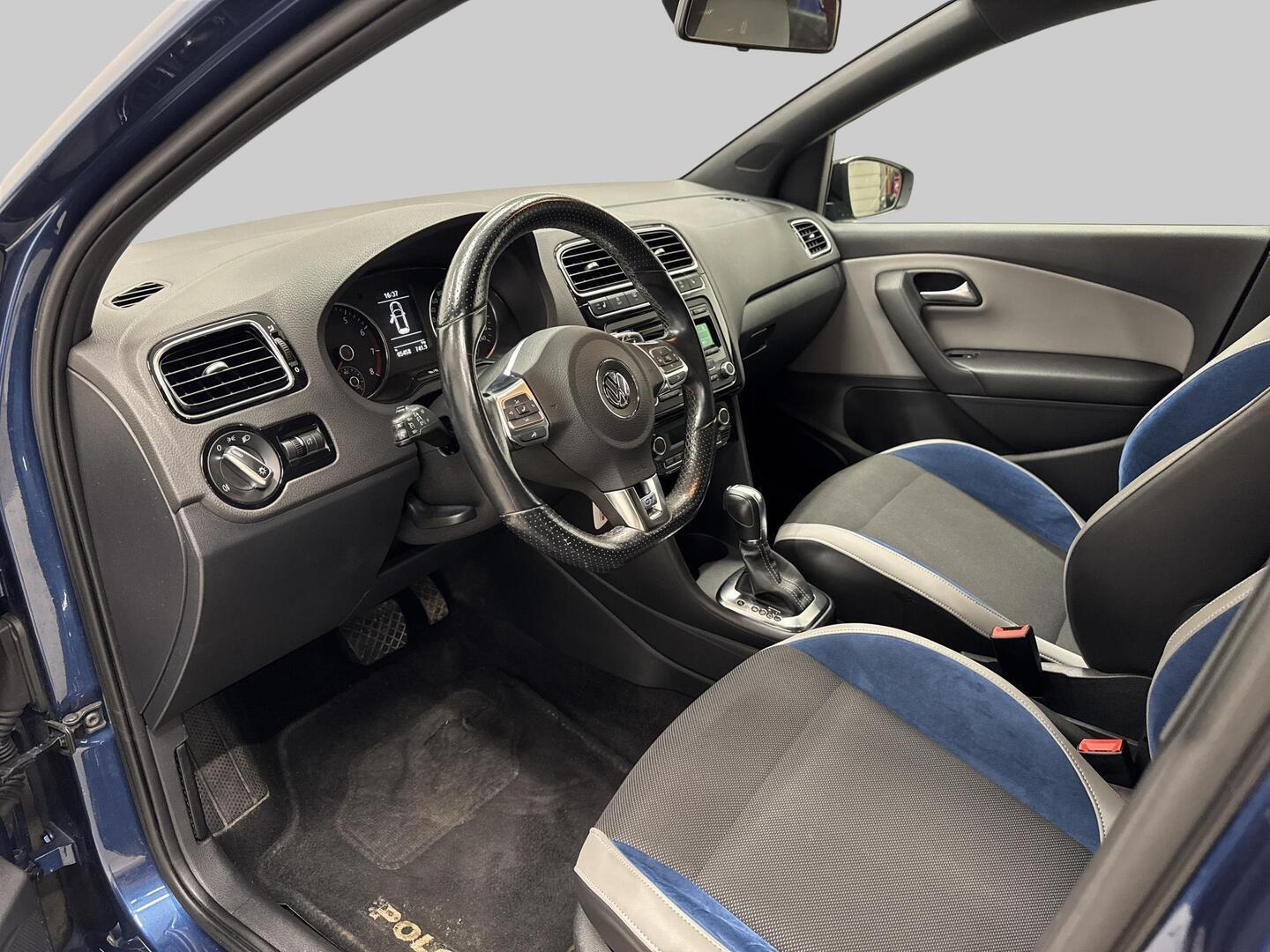 VOLKSWAGEN Polo 2014