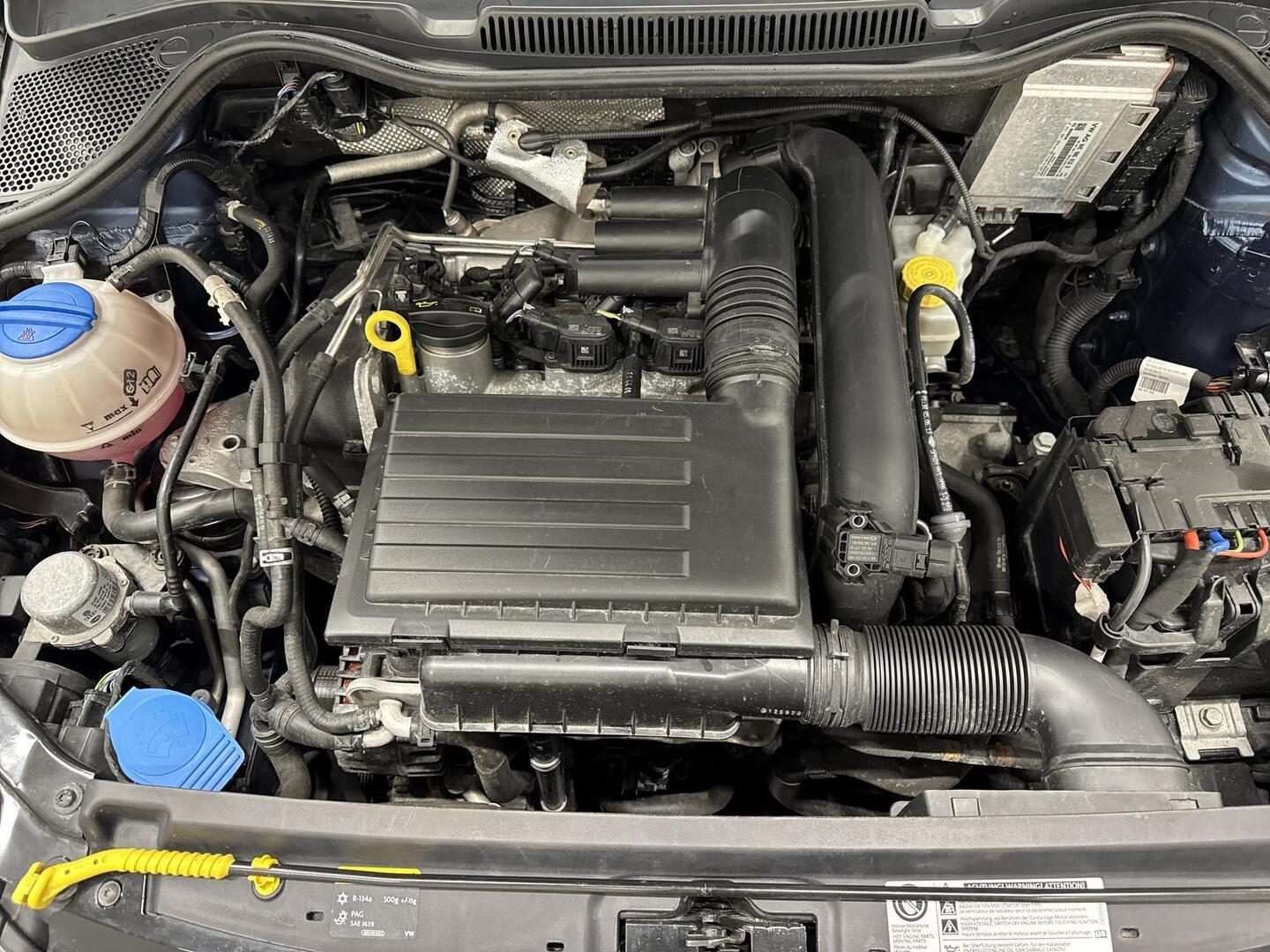 VOLKSWAGEN Polo 2014