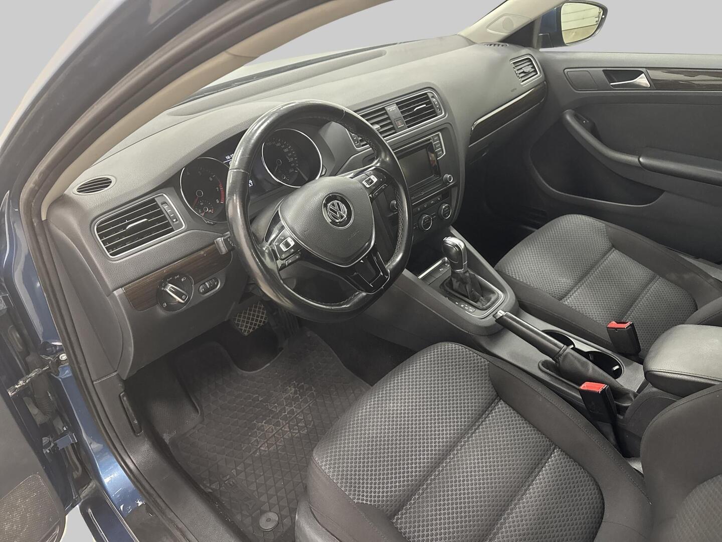 VOLKSWAGEN Jetta 2016