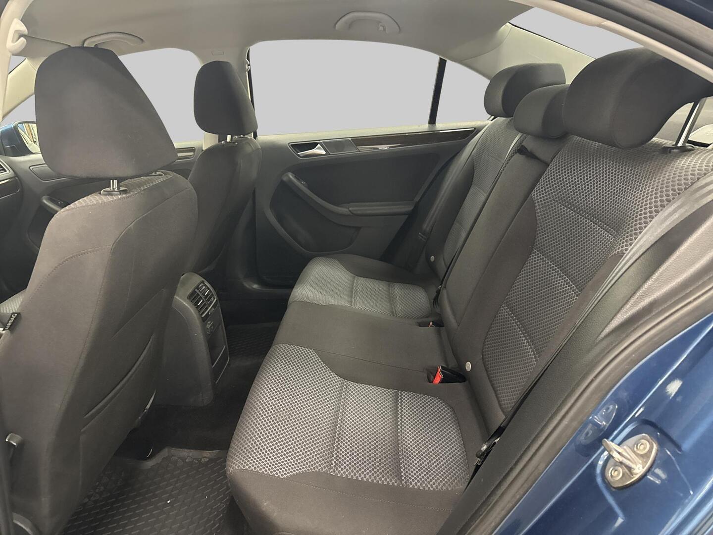 VOLKSWAGEN Jetta 2016