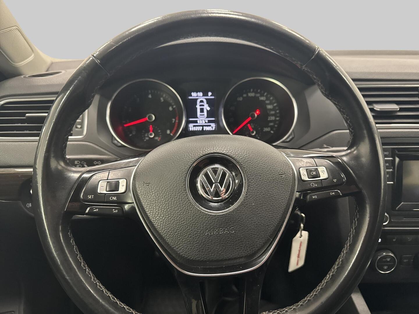 VOLKSWAGEN Jetta 2016