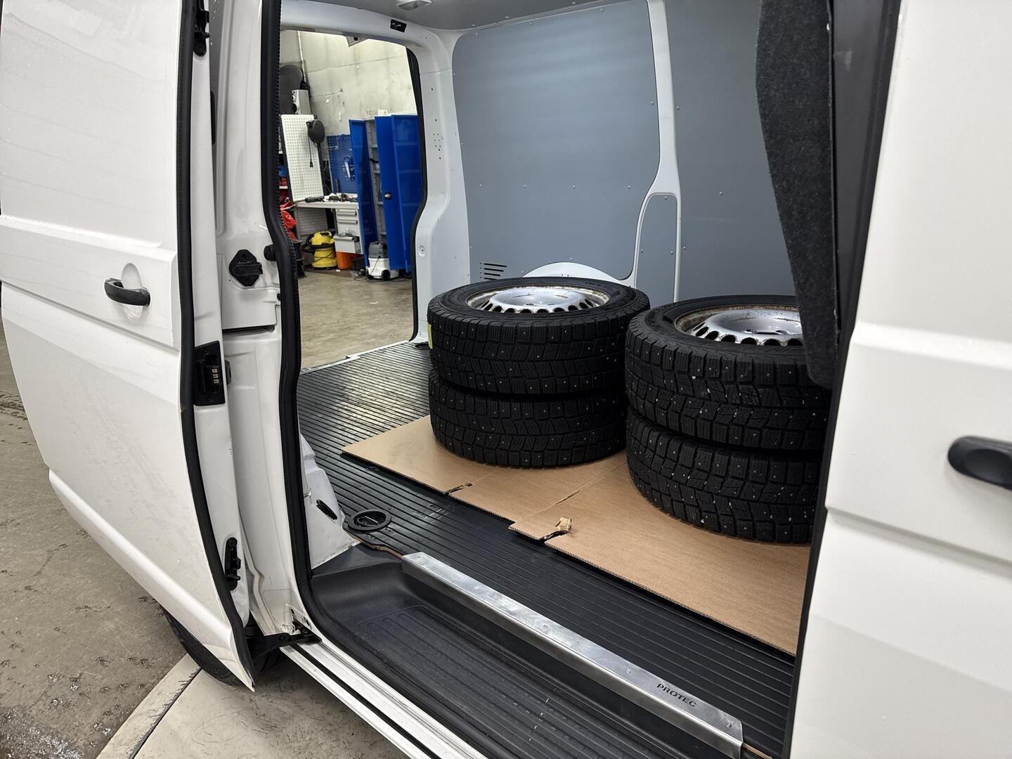 VOLKSWAGEN TRANSPORTER 2016