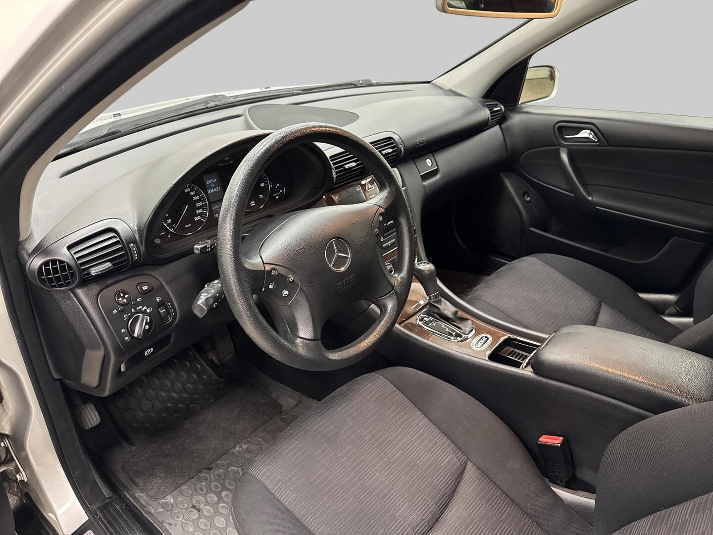 MERCEDES-BENZ C 2005