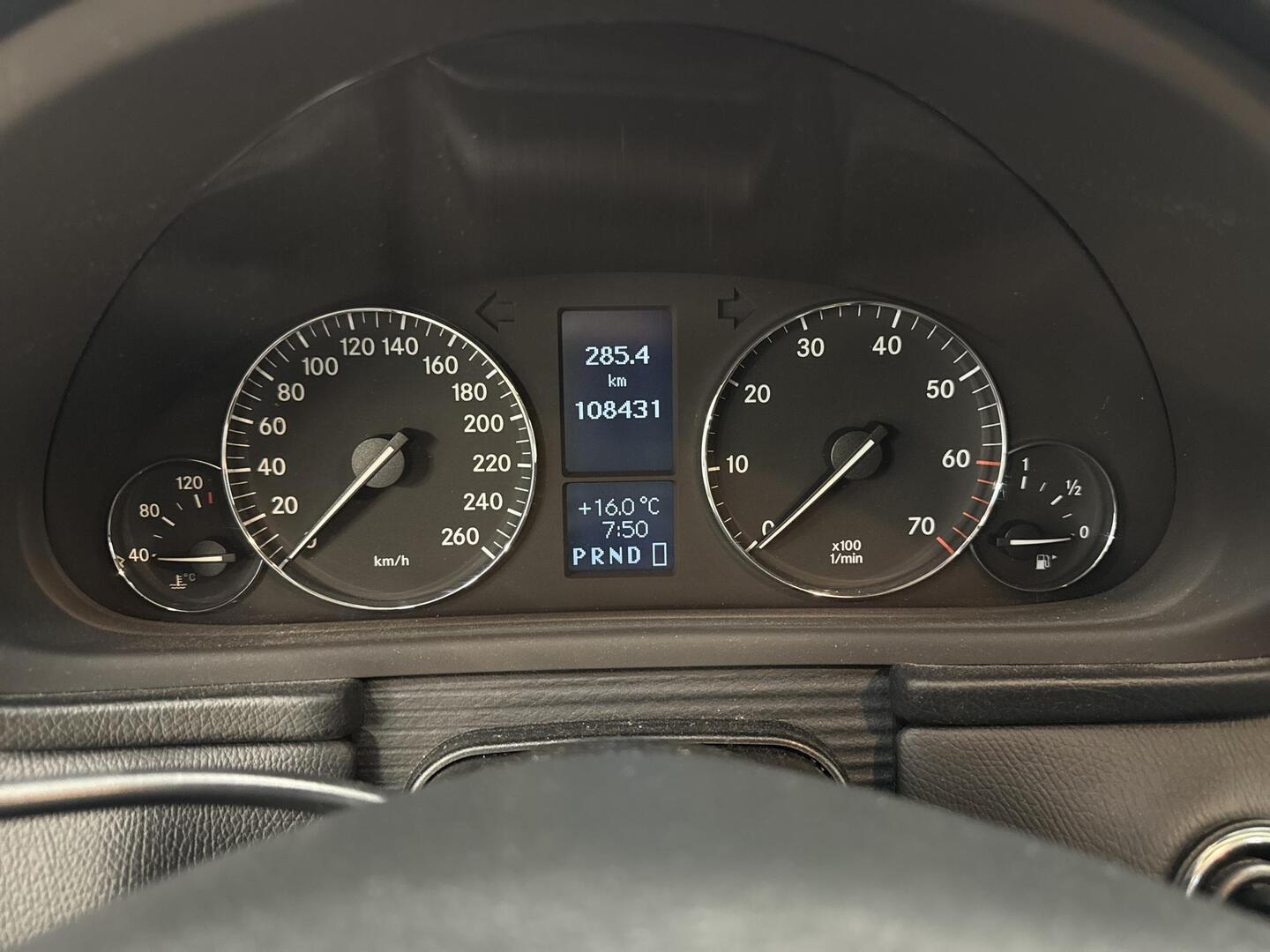 MERCEDES-BENZ C 2005