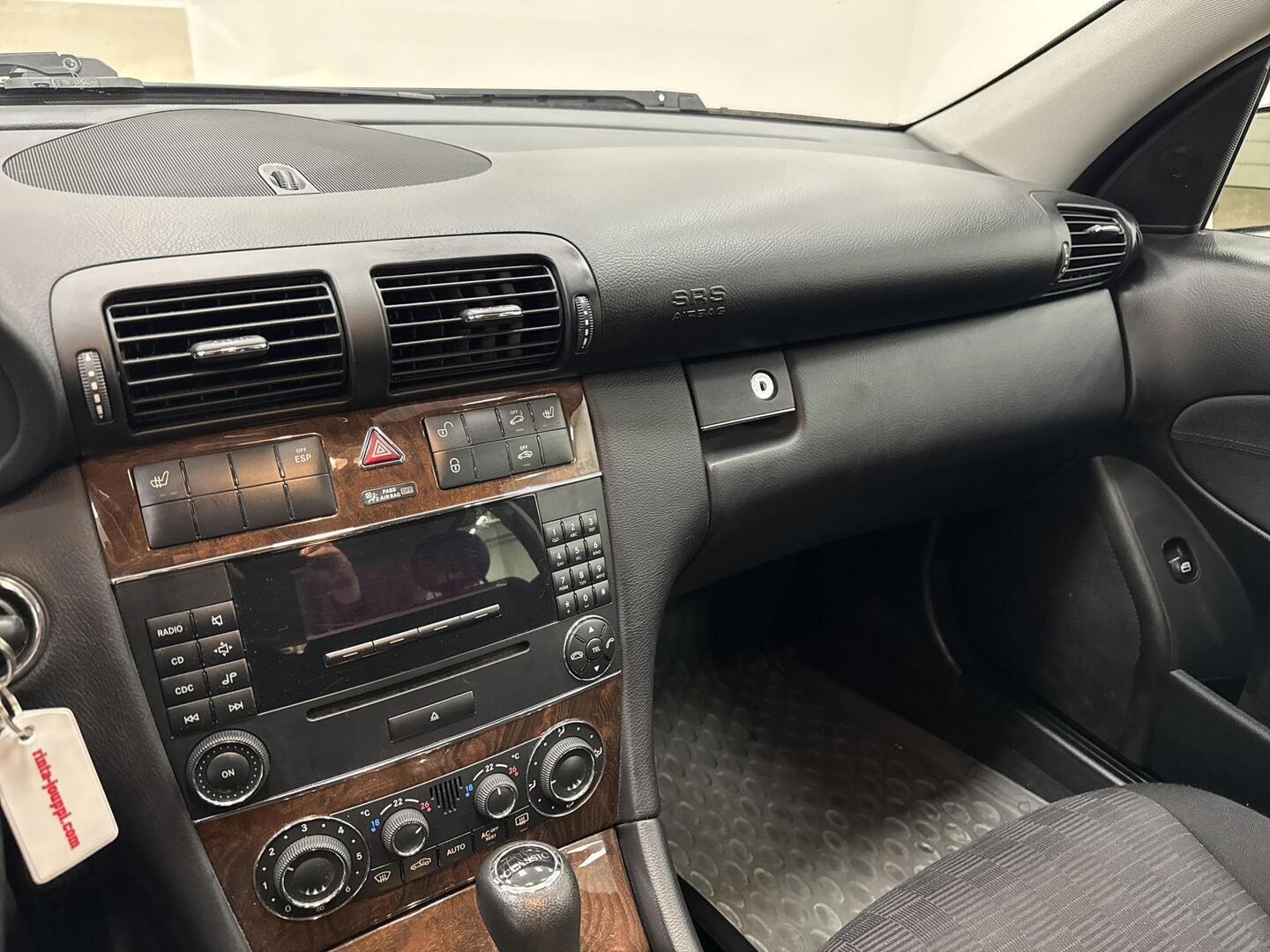 MERCEDES-BENZ C 2005