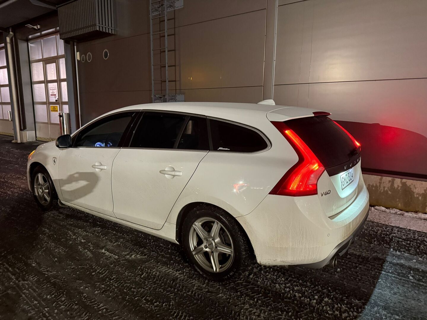 VOLVO V60 2013