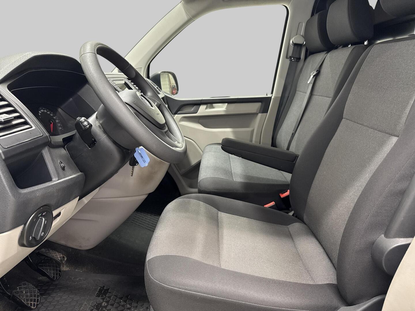 VOLKSWAGEN Transporter 2019