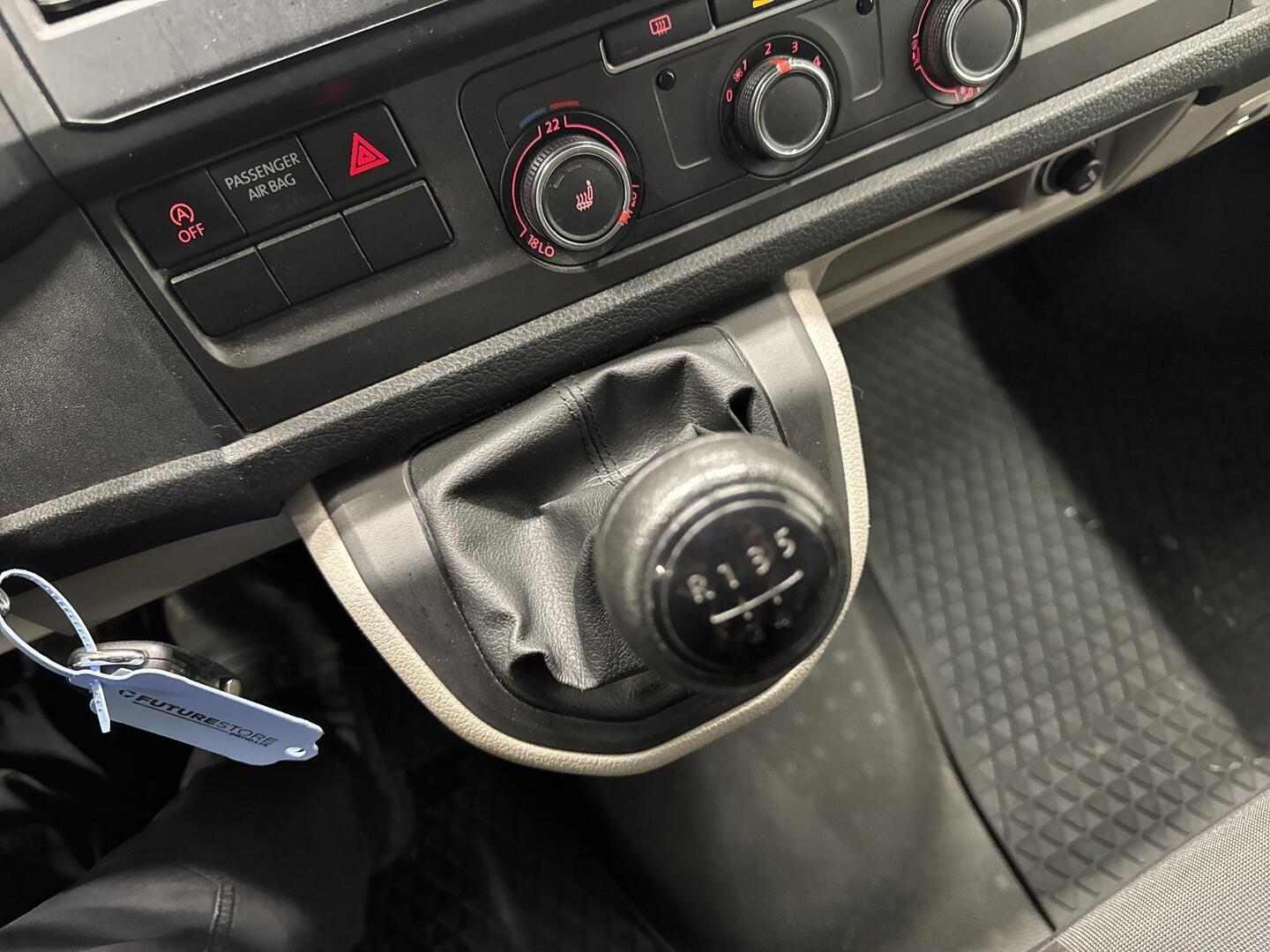 VOLKSWAGEN Transporter 2019