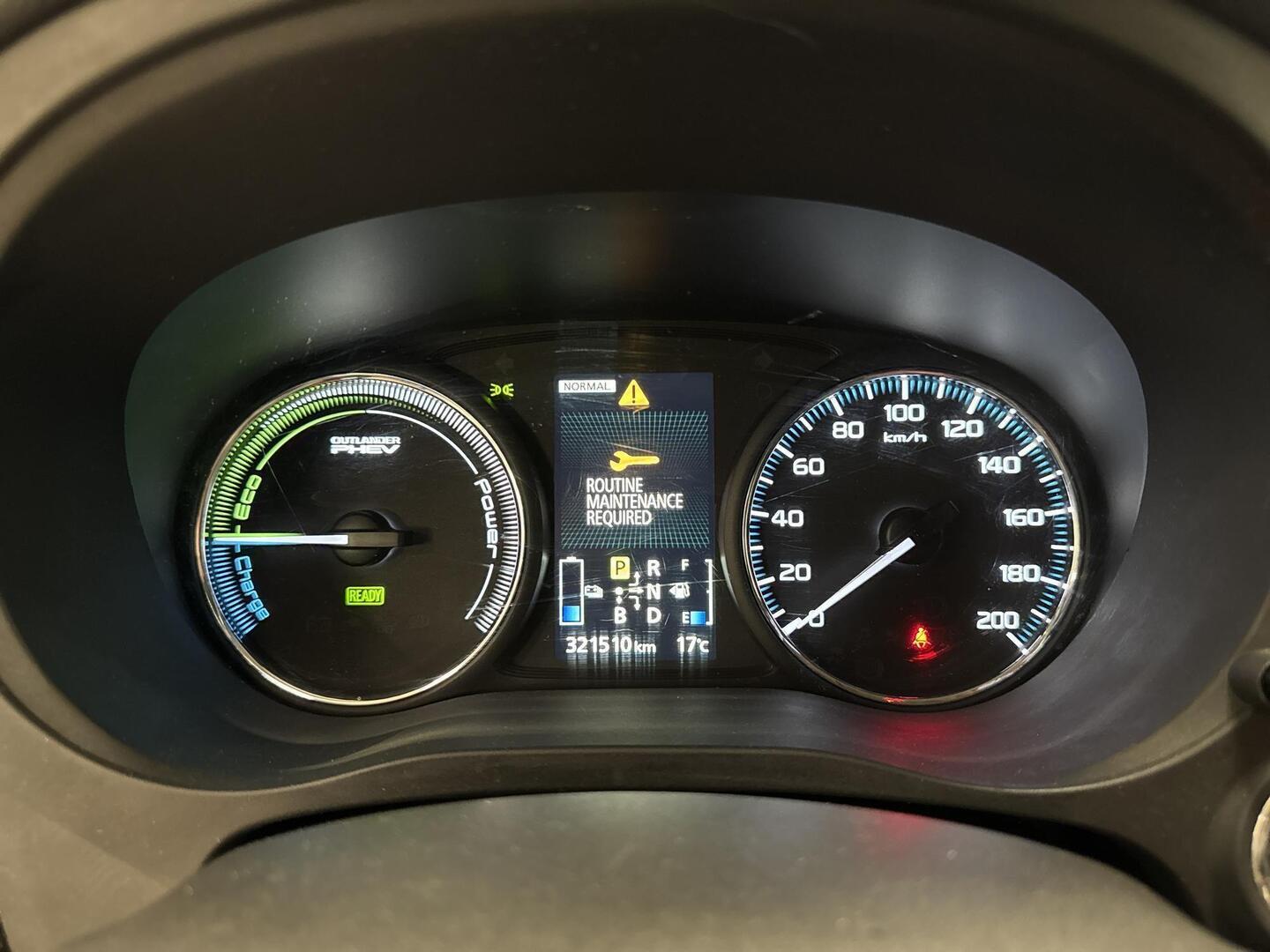 MITSUBISHI Outlander PHEV 2015