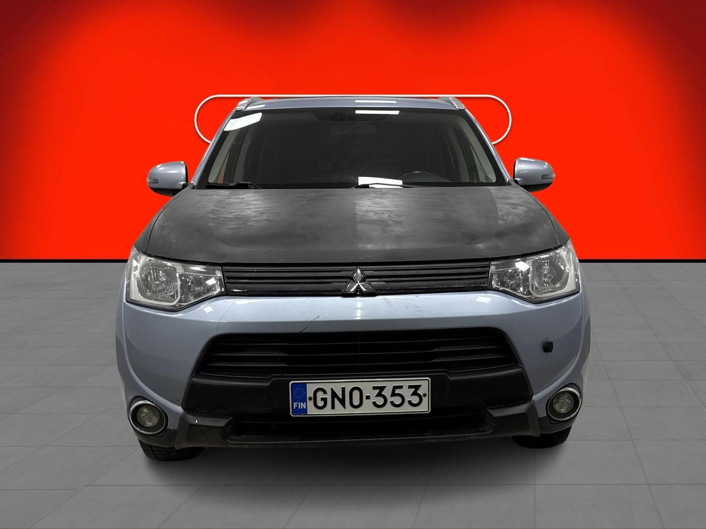 MITSUBISHI Outlander PHEV 2015
