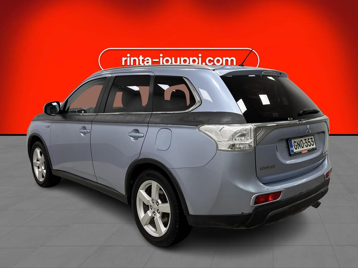 MITSUBISHI Outlander PHEV 2015