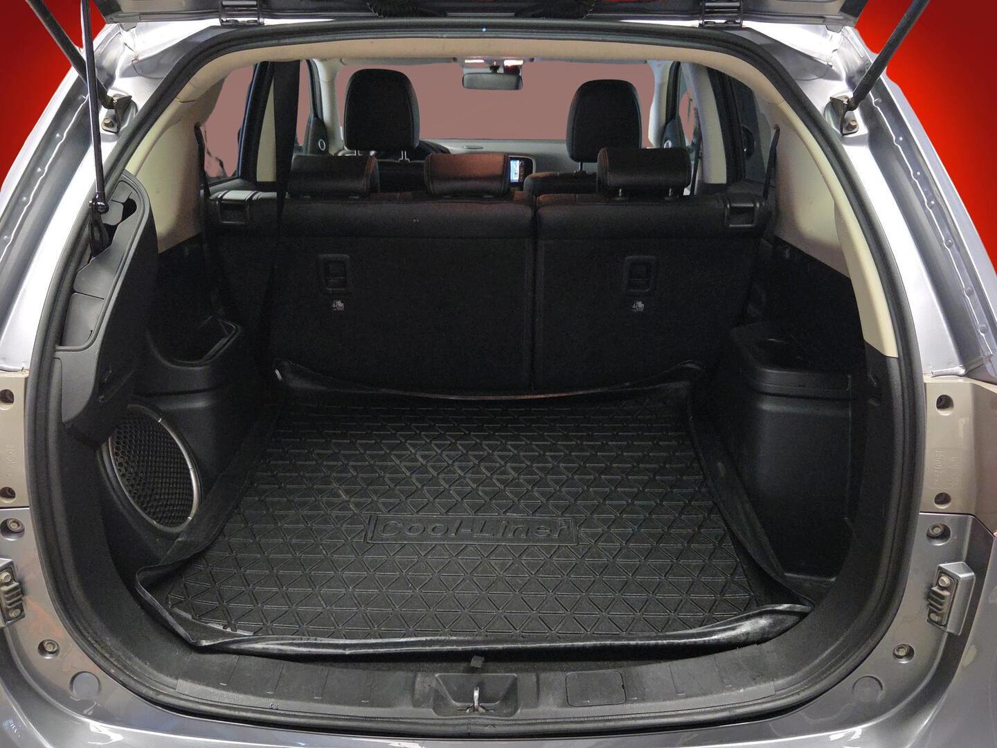 MITSUBISHI Outlander PHEV 2015
