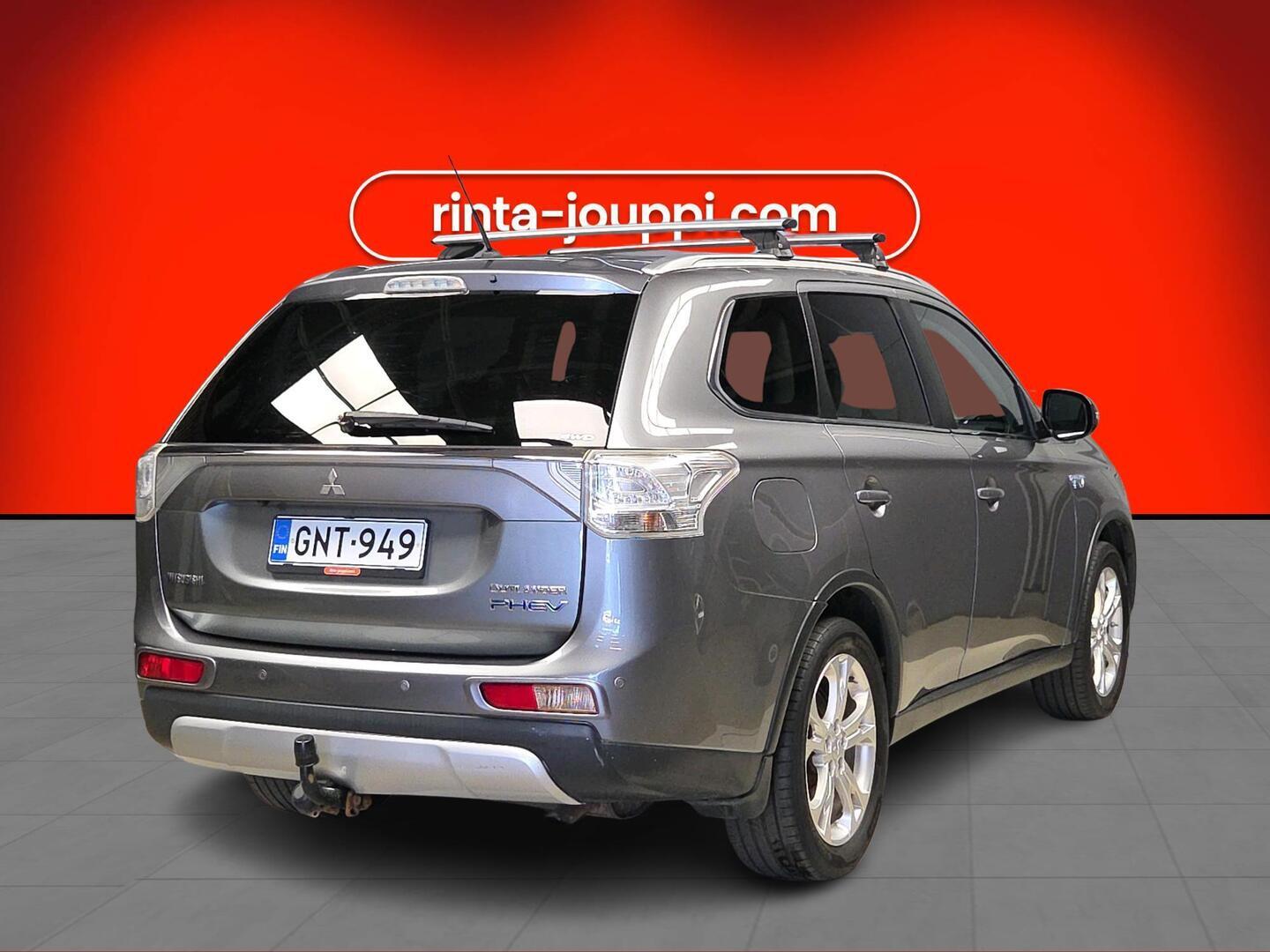 MITSUBISHI Outlander PHEV 2015