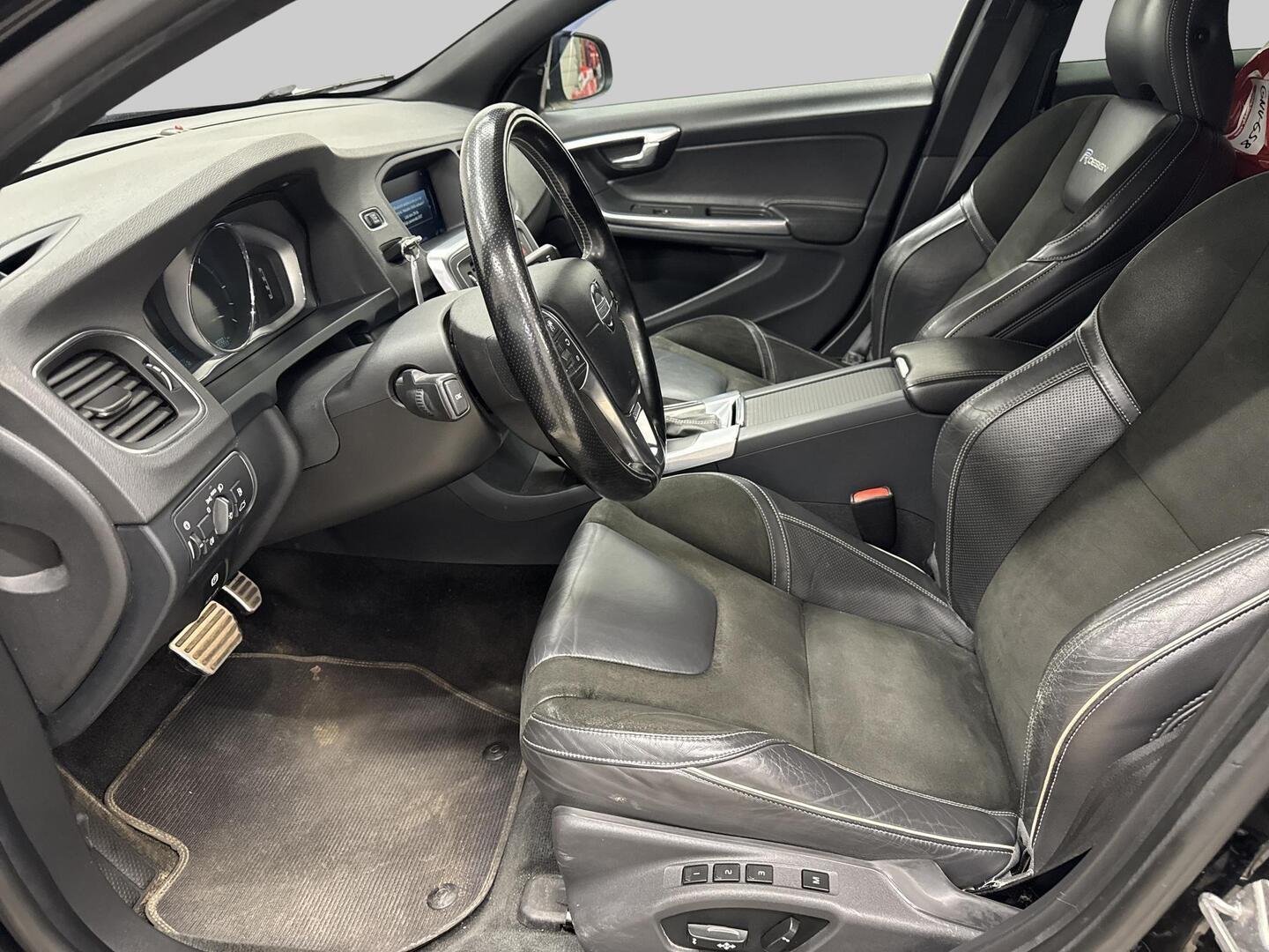 VOLVO V60 2014