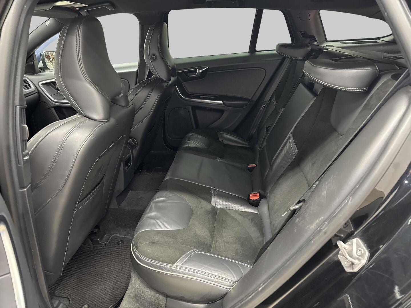 VOLVO V60 2014