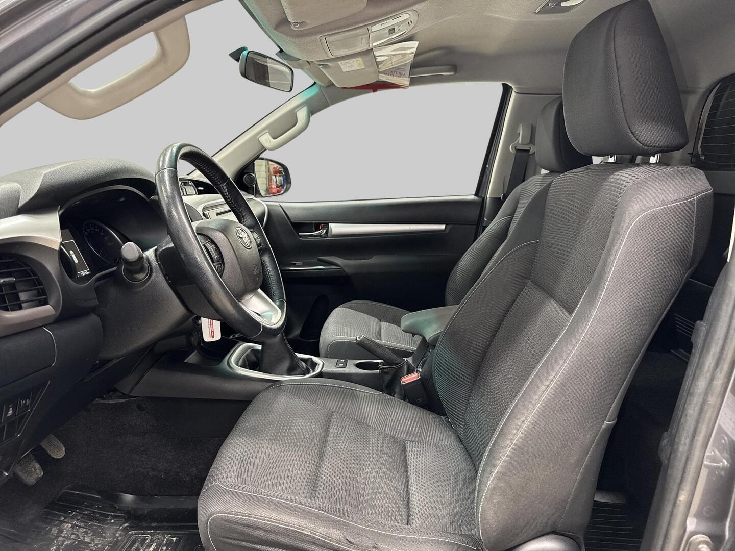 TOYOTA Hilux 2020